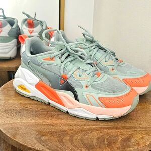 women's PUMA sneakers